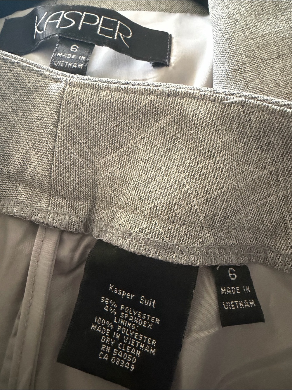 Kasper Light Gray Women's Two-Piece Pant Suit - Tailored Blazer & Straight Pants - Picture 8 of 8